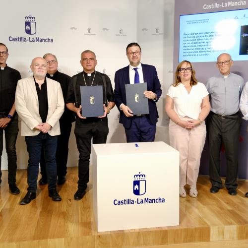 El Gobierno regional colaborará con el Obispado de Albacete con la restauración integral de la cruz procesional de la parroquia de San Blas en Villarrobledo (Albacete)