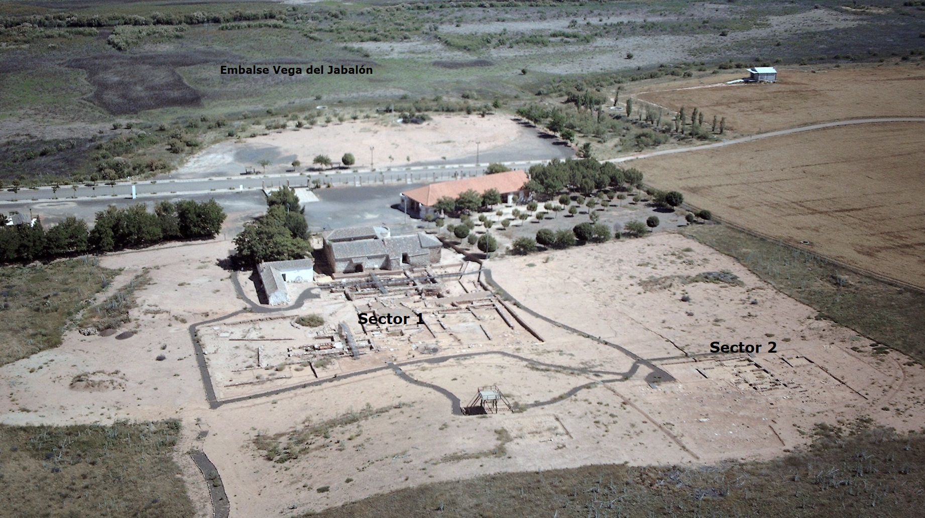 Vista del yacimiento de Oreto y Zuqueca y del área de excavaciones hasta el año 2009 (Foto: TRAGSA)