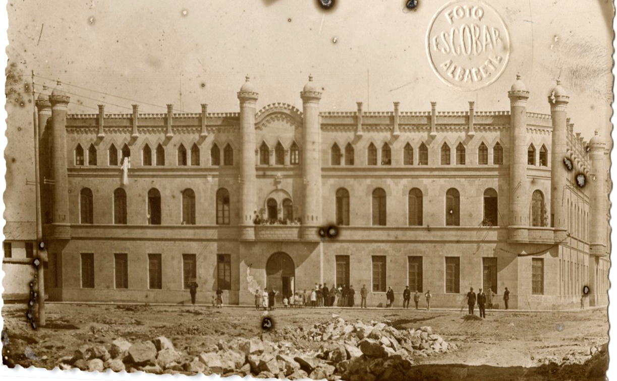 13.	Cuartel de la Guardia Civil, obra comenzada en 1918, con proyecto de Daniel Rubio. Fotografía de Luis Escobar. Archivo Histórico Provincial de Toledo.