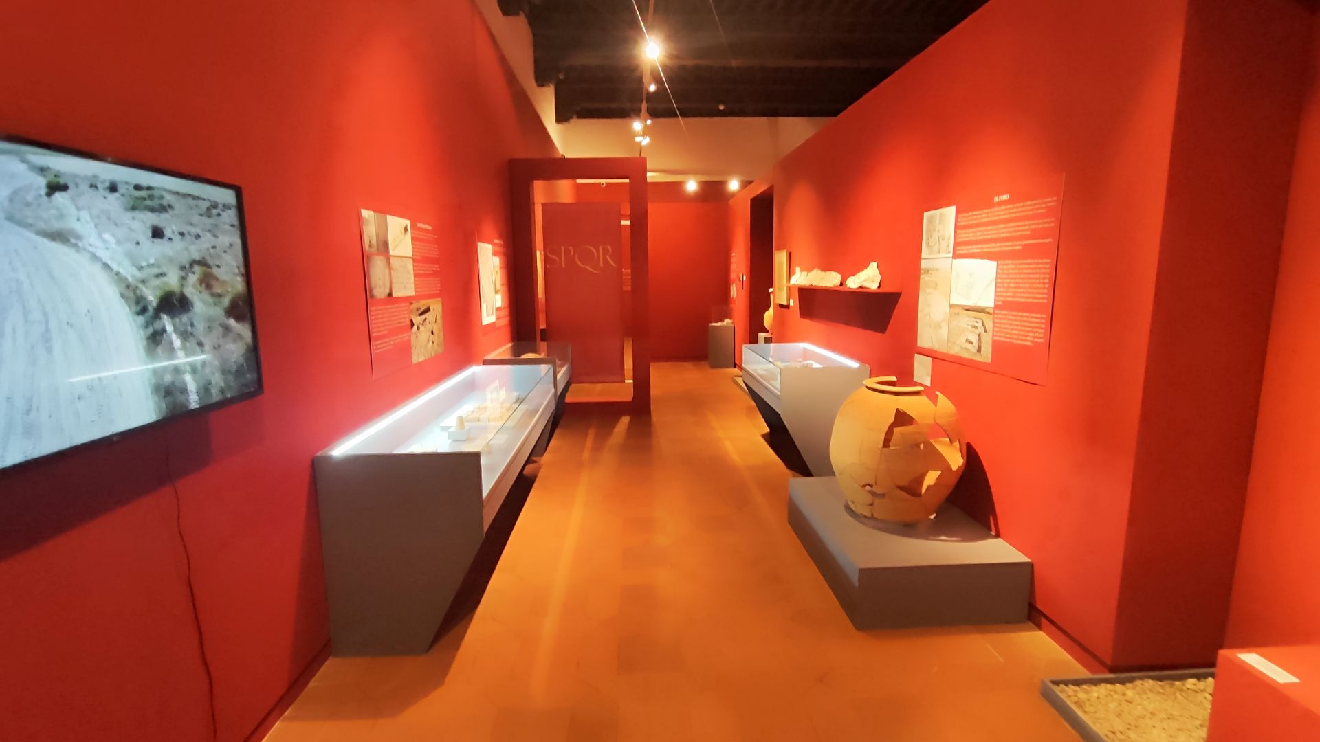 Salas de la exposición referentes al período romano.