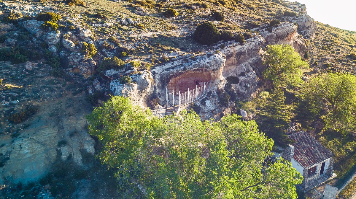 Vista general de la Cueva de la Vieja (Alpera, Albacete). Fuente: Portal de Cultura JCCM