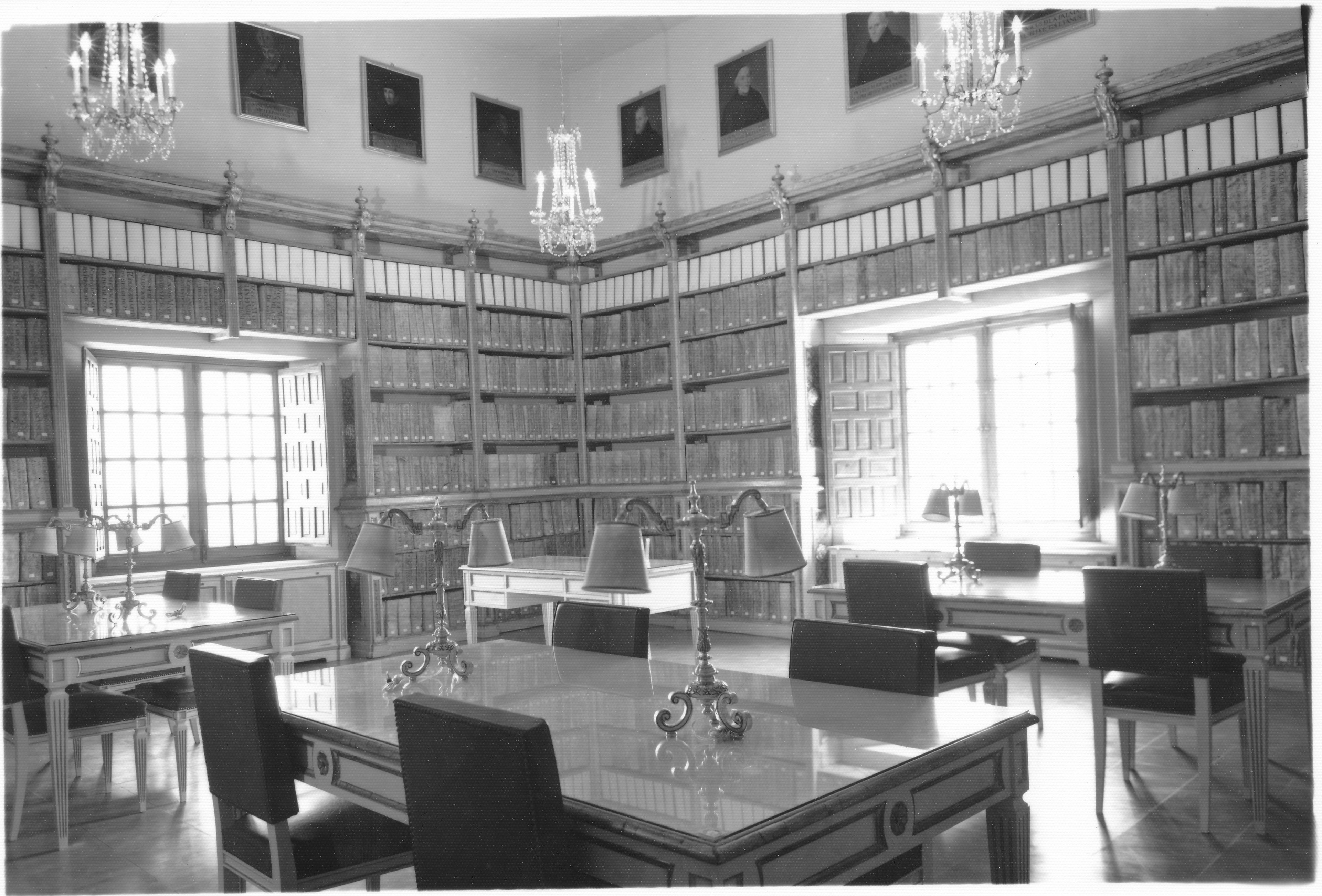 Sala de investigadores en la Casa de la Cultura ubicada en las instalaciones del Miradero de Toledo (1966)