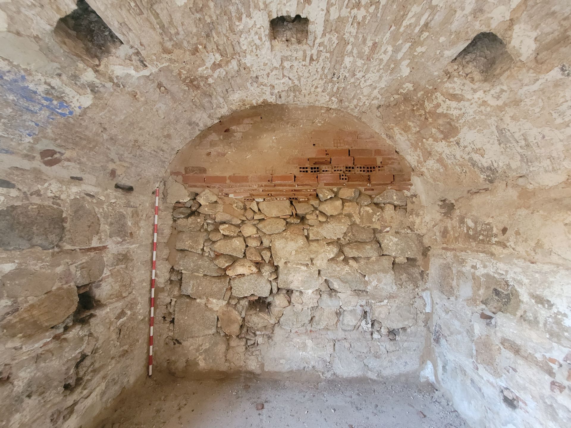 Sala caliente de los baños. Equipo de investigación. 