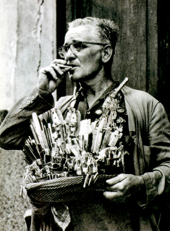 Cuchillero vendedor