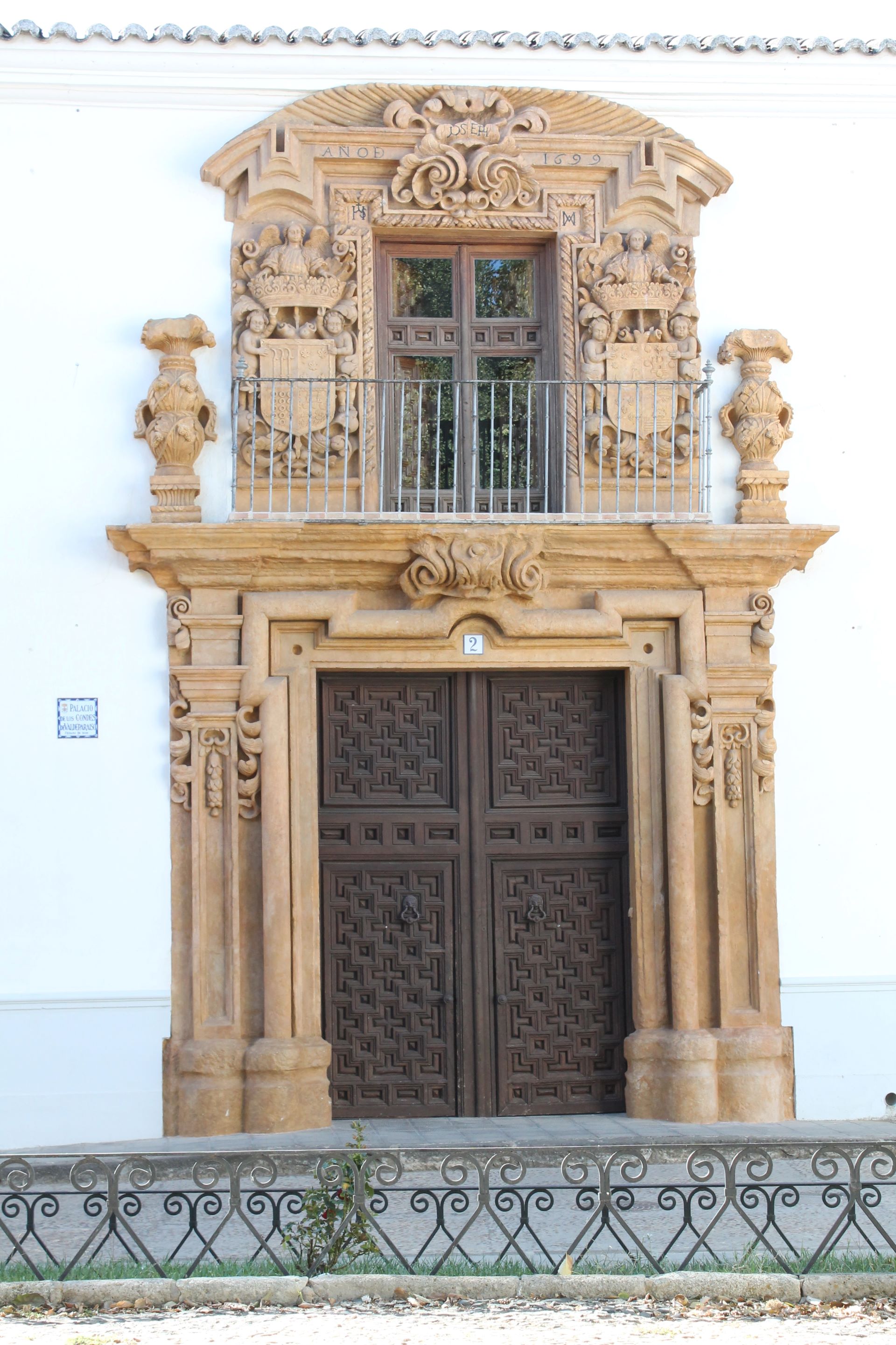 Fig. nº 6: Fachada del Palacio de los Condes de Valdeparaiso (J. Alcaide)