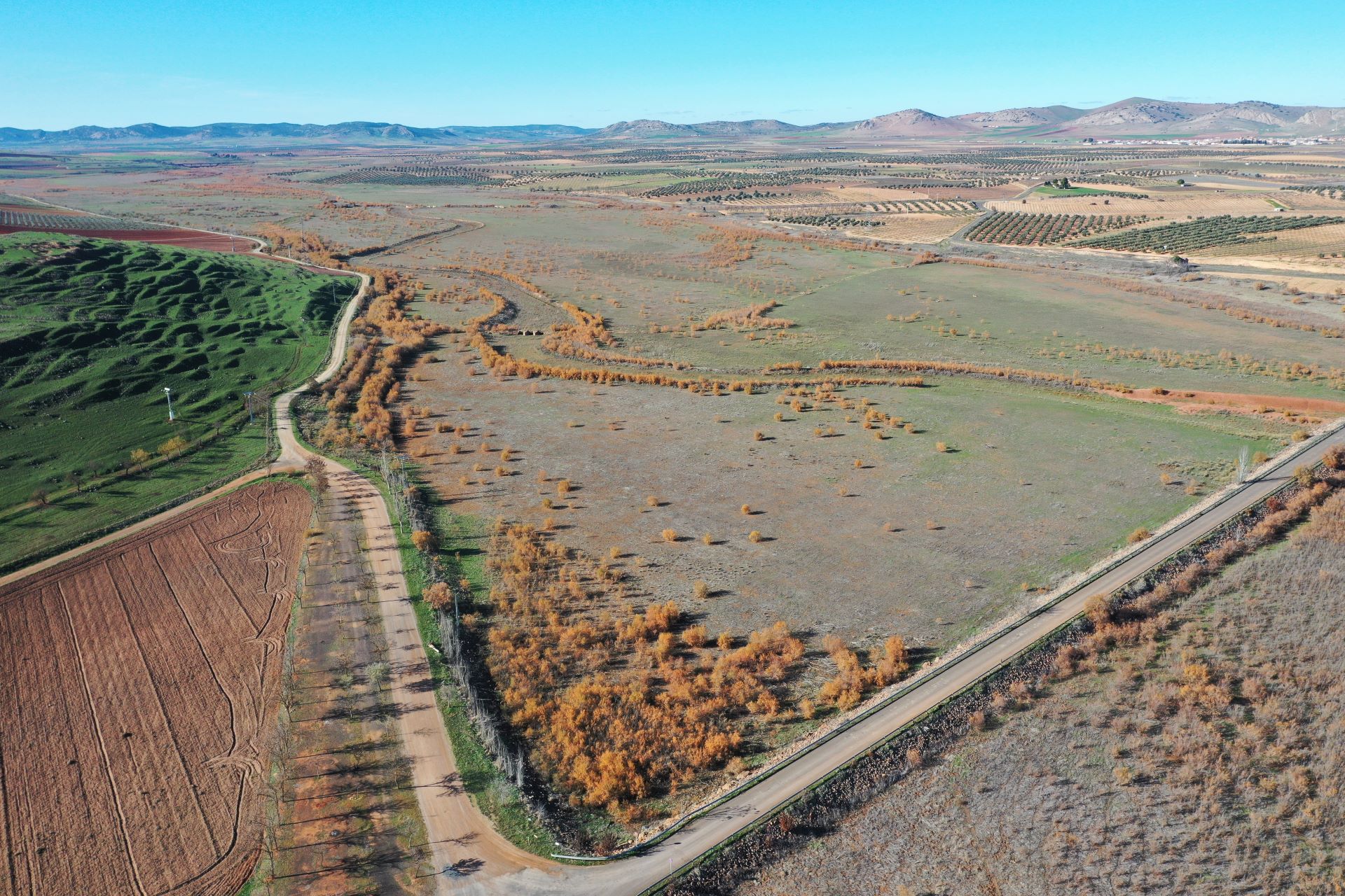 Pantano y puente romano Baebio sobre el río Jabalón. 