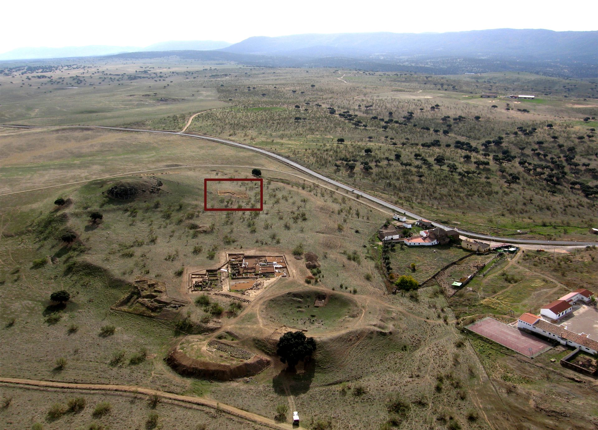 Vista aérea del yacimiento con la situación del área 4. Foto Equipo Sisapo. 
