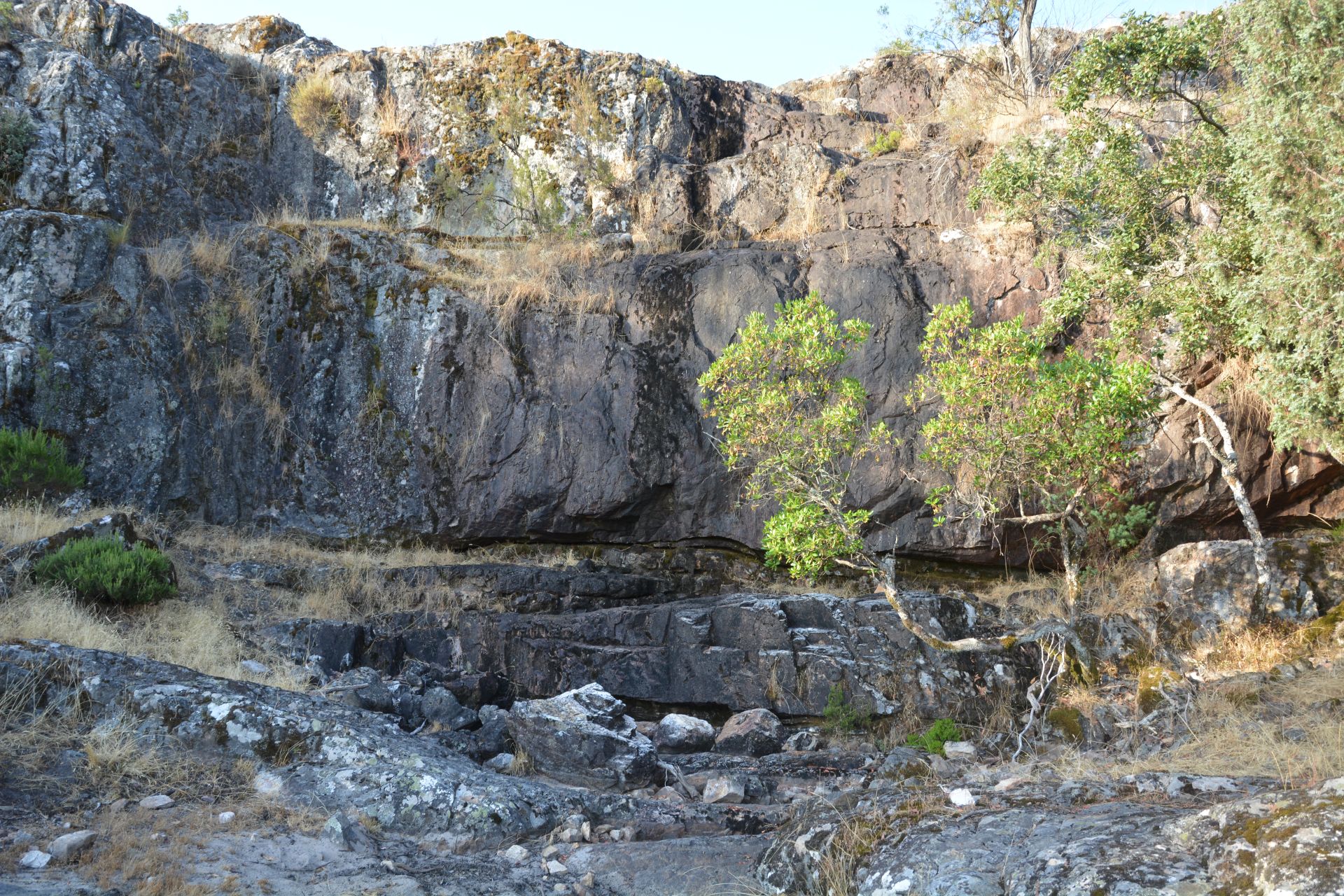 Paraje de La Chorrerilla, donde se localizan las pinturas rupestres del Criadero de los Lobos. F. Javier López