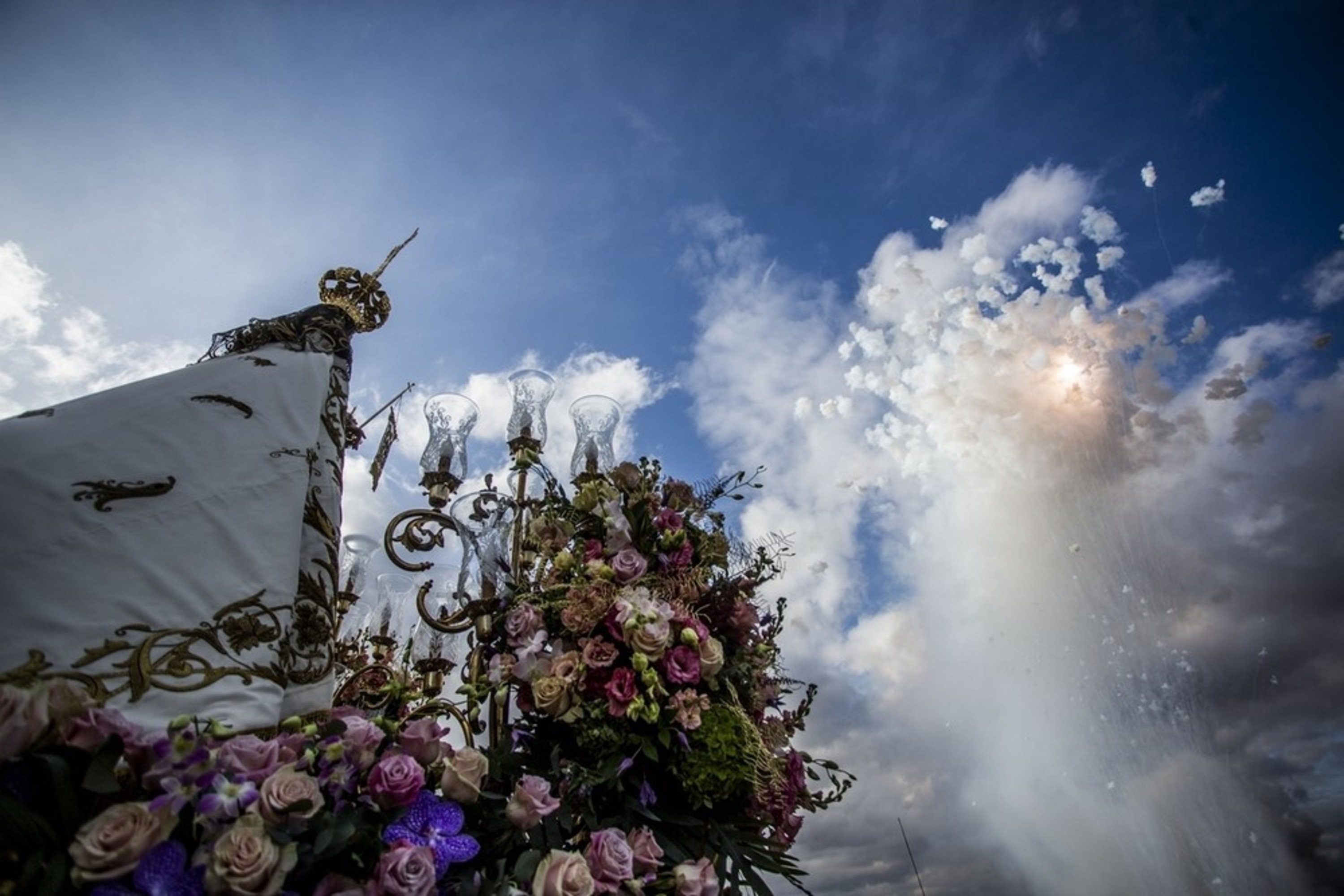 Virgen y operación 2000. 