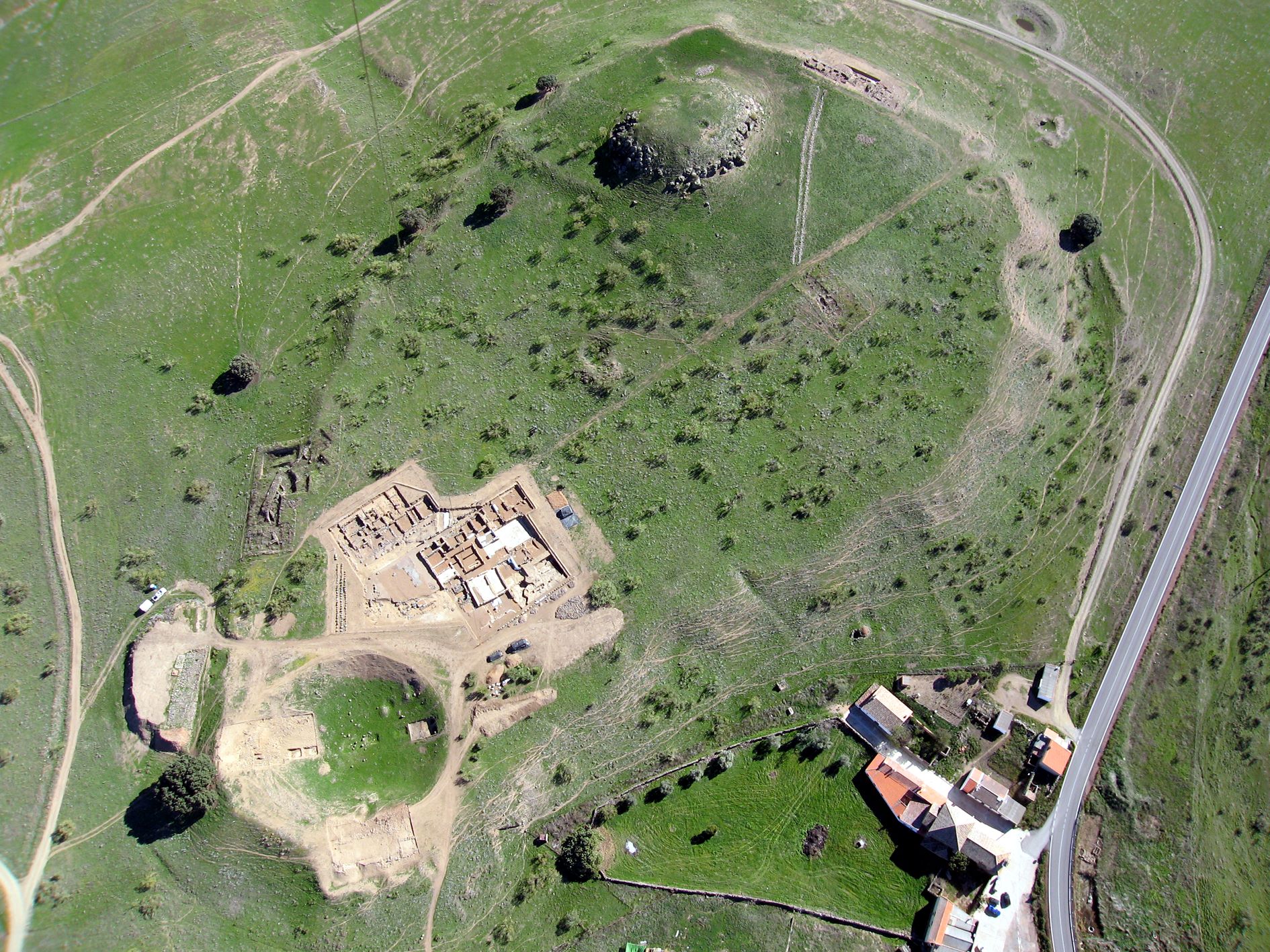  Vista aérea del yacimiento arqueológico de La Bienvenida-Sisapo