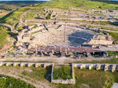 El Gobierno regional invertirá 43.000 euros en la sustitución del solado del escenario del Teatro Romano de Segóbriga 