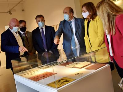 El vicepresidente de Castilla-La Mancha ha inaugurado la exposición ‘Retratos imaginarios’, de la Colección Roberto Polo, en la Casa Zavala de Cuenca