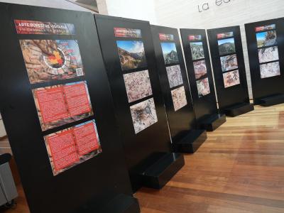 La Junta da a conocer 10 de los yacimientos visitables más representativos del arte rupestre regional con una exposición abierta hasta el 28 de octubre  