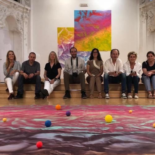 La comisaria de la exposición de Bill Viola, que promueve el Gobierno regional, visita Cuenca para ultimar detalles del montaje de la muestra