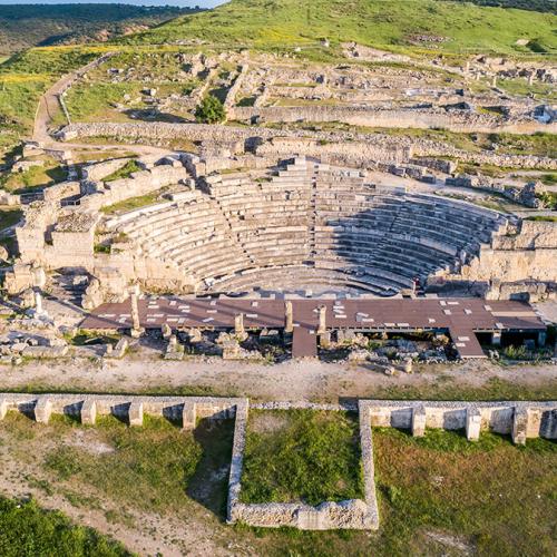 El Gobierno regional invertirá 43.000 euros en la sustitución del solado del escenario del Teatro Romano de Segóbriga 