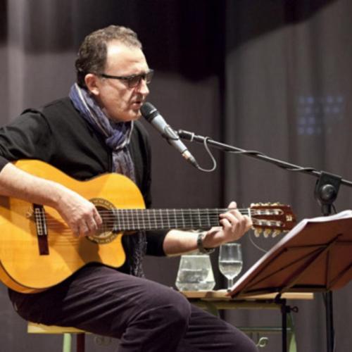 El Gobierno regional trae a Guadalajara a Ángel Corpa, compositor y fundador de Jarcha, en un concierto homenaje a la Constitución