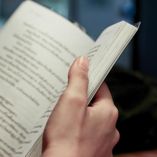 El Gobierno regional ofrece 30 recomendaciones literarias a todos los públicos “para continuar con el hábito lector durante este verano”