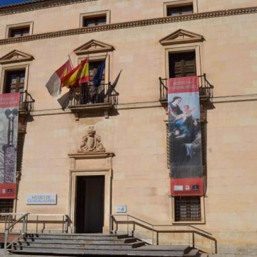 El Museo provincial de Guadalajara proyectará durante las Navidades un audiovisual sobre el bombardeo y destrucción del Palacio del Infantado