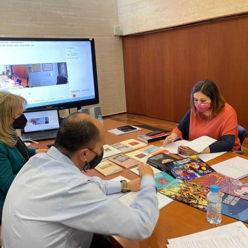 El Gobierno regional apoya al sector editorial de Castilla-La Mancha con la compra de 3.000 libros que serán distribuidos en las bibliotecas públicas