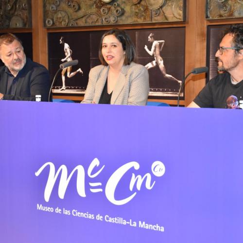 La viceconsejera de Cultura y Deportes, Ana Muñoz, ha asegurado que, con todas estas ayudas, “estamos contribuyendo a la reactivación de la industria cinematográfica de nuestra Comunidad Autónoma” y ha recordado que a las mismas se les unirán las subvenciones a las salas de cine, dotadas con más de 670.000 euros.  Muñoz ha destacado que el nuevo programa audiovisual del Planetario de Cuenca ofrece, en sus 28 minutos de duración, la posibilidad de viajar a través del tiempo a la Tierra de hace más de 250 mil