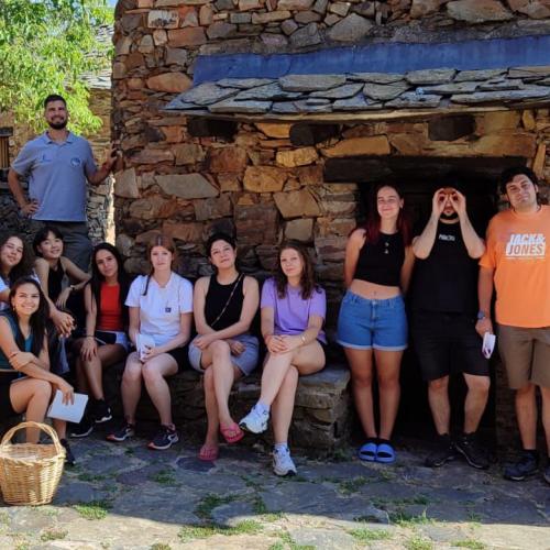 La Junta recupera el patrimonio arquitectónico y medioambiental de Umbralejo (Guadalajara) a través de dos campos de voluntariado juvenil    