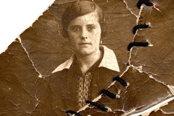 DETALLE CARTEL EXPOSICIÓN "EL CUERPO AUSENTE"