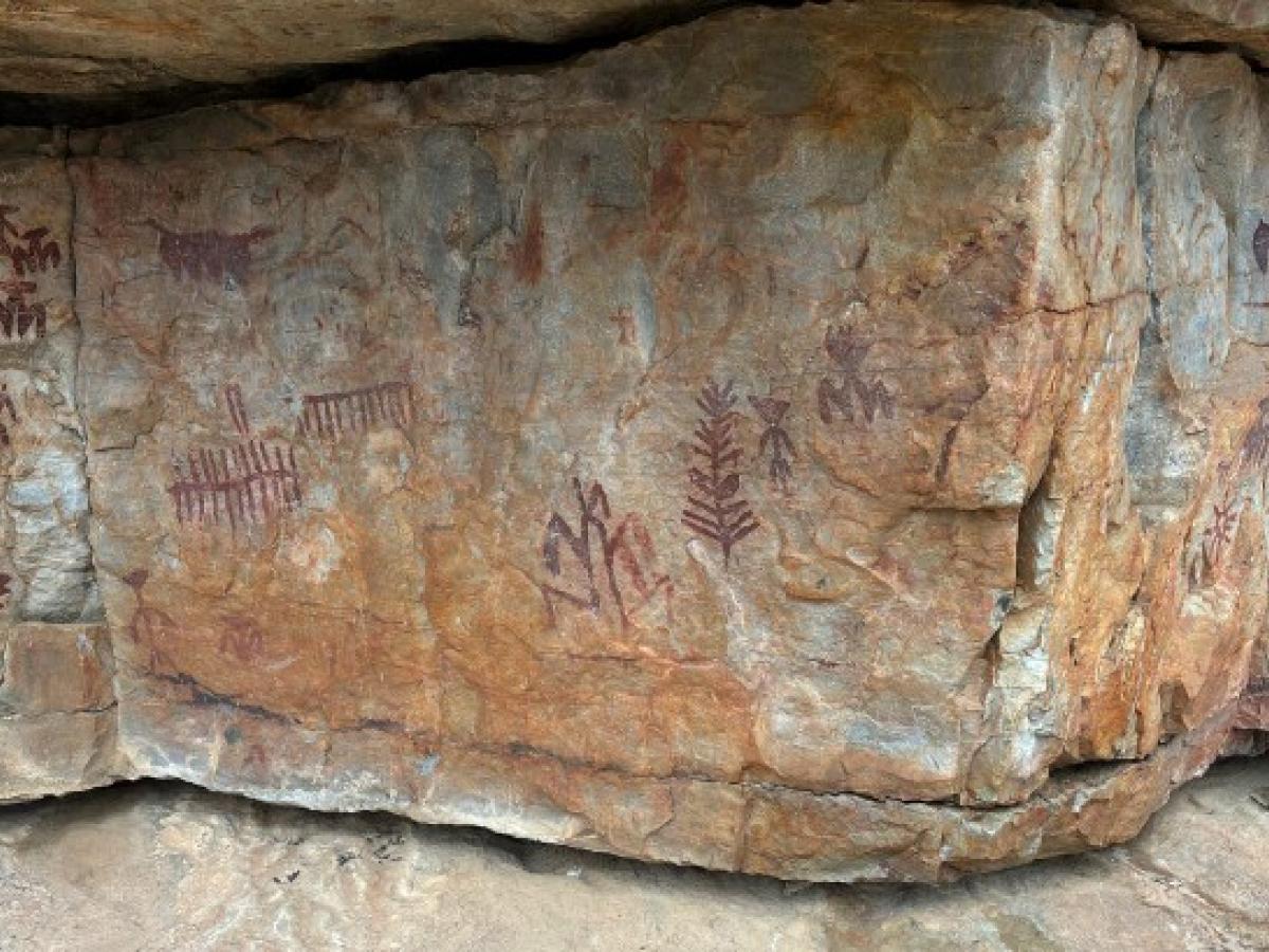 Arte esquemático en Sierra Madrona: El legado rupestre de Fuencaliente 